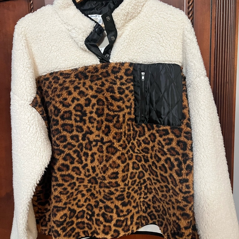 *NWT* Seven7 Sherpa Snap Leopard Print Pullover XL
